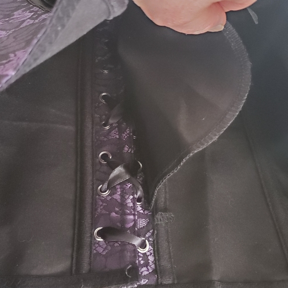 Small Purple Black Lace Print Corset Bustier Waist Trainer with Straps NWOT - Picture 10 of 11